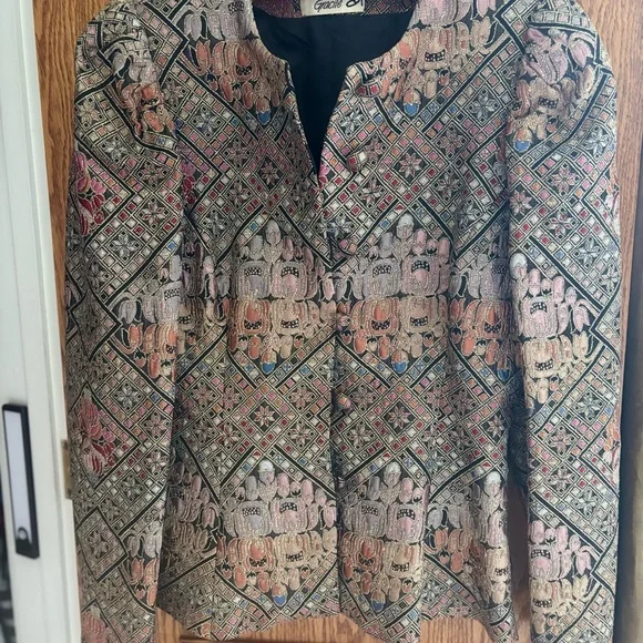 Multicolor Geometric Patterned Jacket - Picture 8 of 9